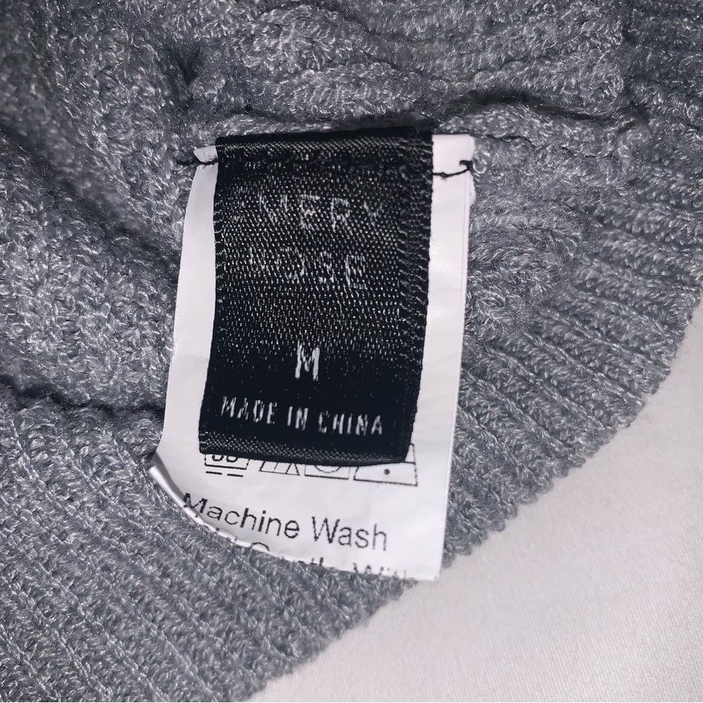 Gray sweater - Picture 2 of 2